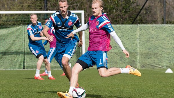 在绿茵场上 在绿茵场上