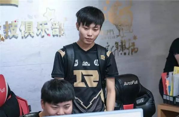 不盲目摔倒 不盲目摔倒
