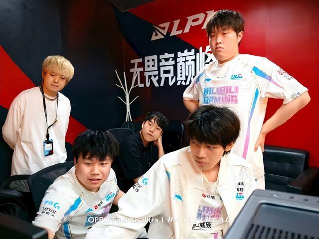 边翼卫回撤 边翼卫回撤